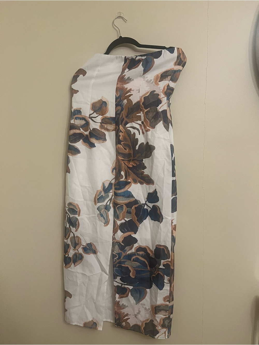 Commense One-Shoulder White Dress with Blue and Brown Floral Print